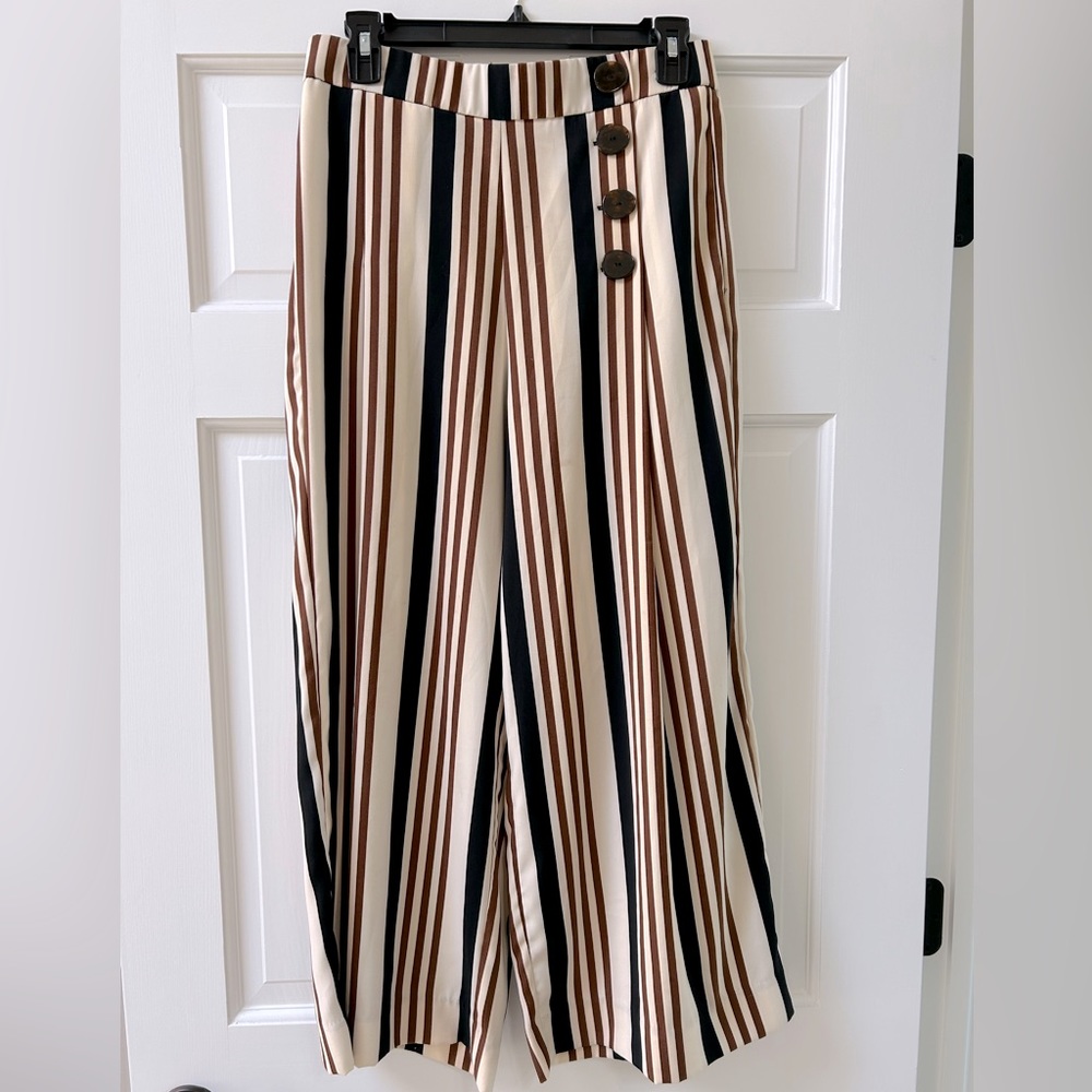 ZARA flowy cropped pants. Size small. Black, brown, and cream.